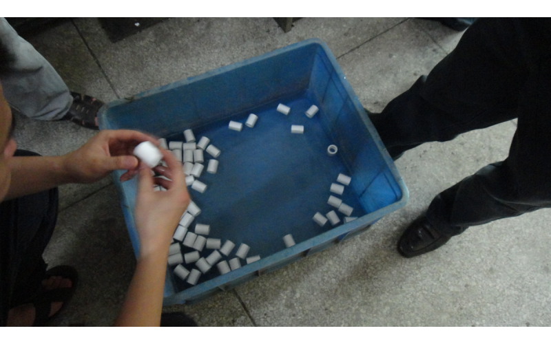 我们生产热流道模具